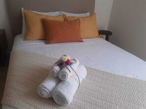 Design Apartment | 2 bedrooms, hypo-allergenic bedding, down comforters - RIBERA DE CHAPALA Suites (Jocotepec)