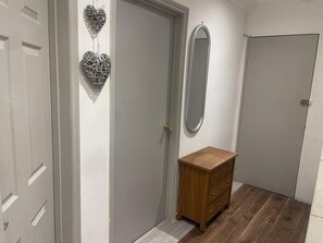 Interior - Impeccable 1-Bed Apartment in London (London)