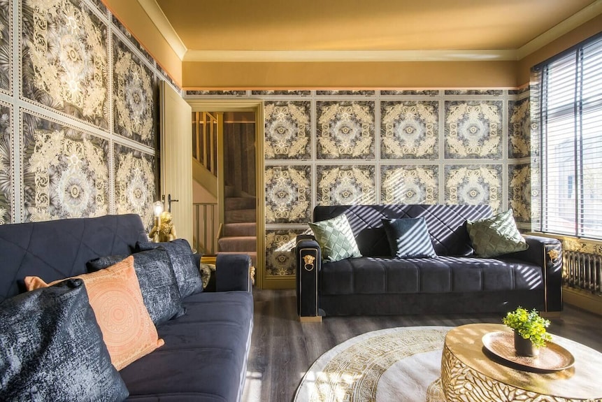 Luxury Versace Sleeps10, Hottub, Pool Table, Skytv - Londres