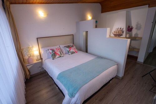Mejor Ubicación. Loft & Baño Privado en Chapinero Alto. Parqueadero. Wifi