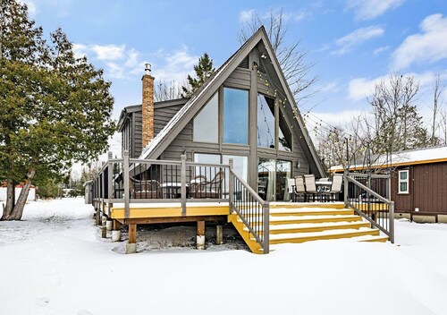 Lakefront A-frame Cabin w/ Sauna | Caribouyah!