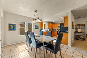 Dining - Pet friendly haven with outdoor space, parking, near trails (McCall)