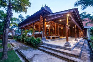 Exterior - Griya Shanti Suites (Denpasar)