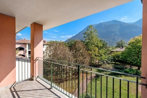 Property grounds - Porto Letizia Rossini 9, Porlezza, Italy (Porlezza)