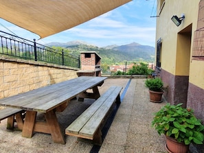 Outdoor dining - La Rectoral Arriondas (Arriondas)