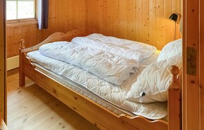 3 bedrooms, free WiFi, bed sheets