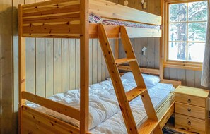 3 bedrooms, free WiFi, bed sheets