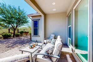 Terrace/patio - Beautiful desert home near trailheads with yard, grill, and mtn views - dogs ok (Phoenix)