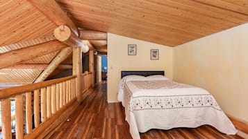 4 habitaciones, escritorio, tabla de planchar con plancha y wifi