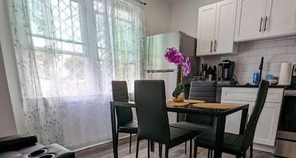 Luxury 3bed 1bath with free parking. Close to Philadelphia airport