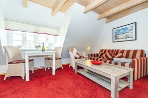 Televisión, reproductor de DVD, tenis de mesa y estéreo 