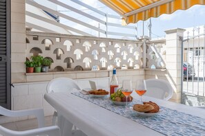 Outdoor dining - Calilla Apartment | on the beach of Torre Lapillo (Porto Cesareo)