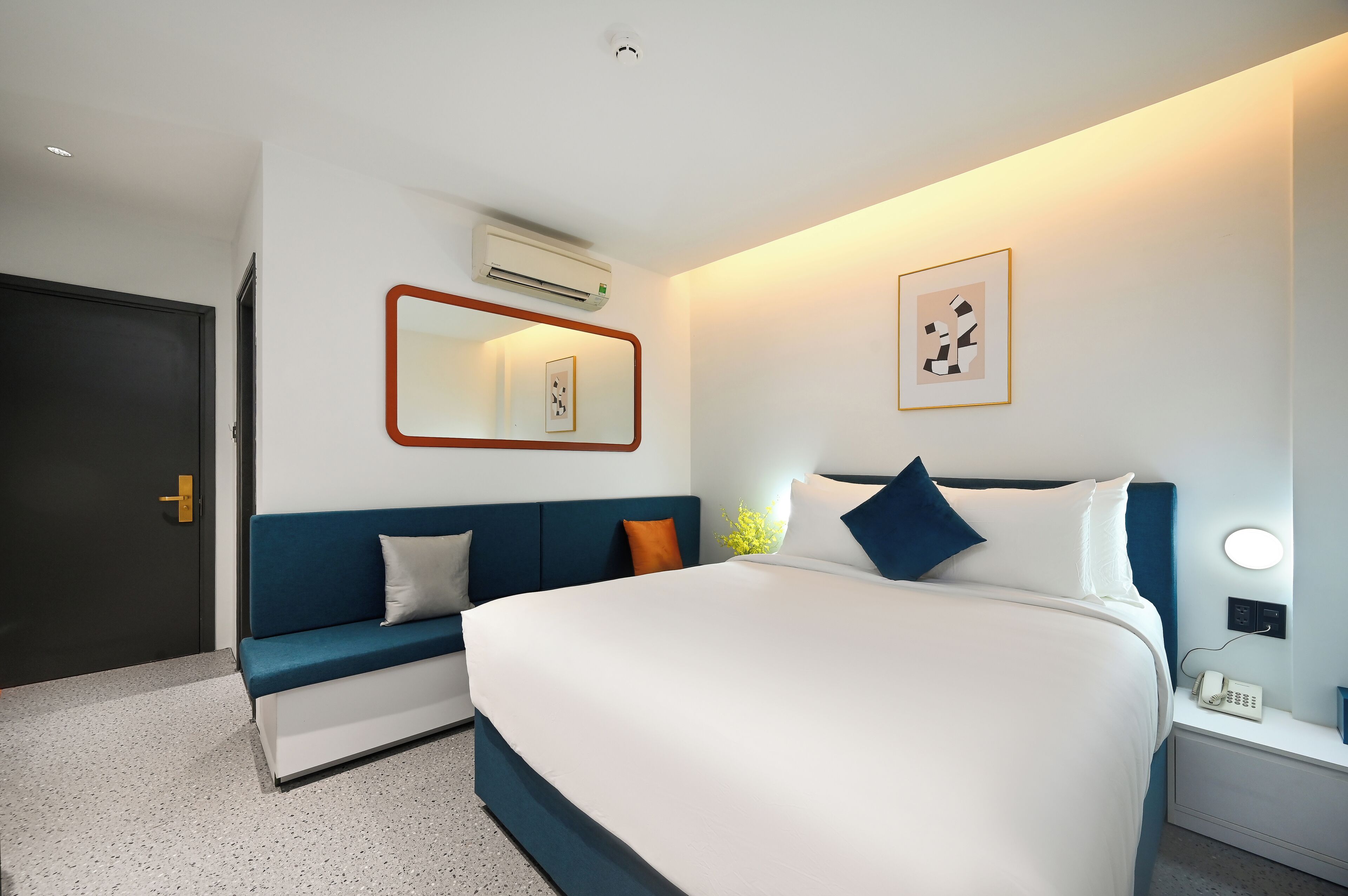 deluxe double room | 1 bedroom, minibar, free wifi, bed sheets