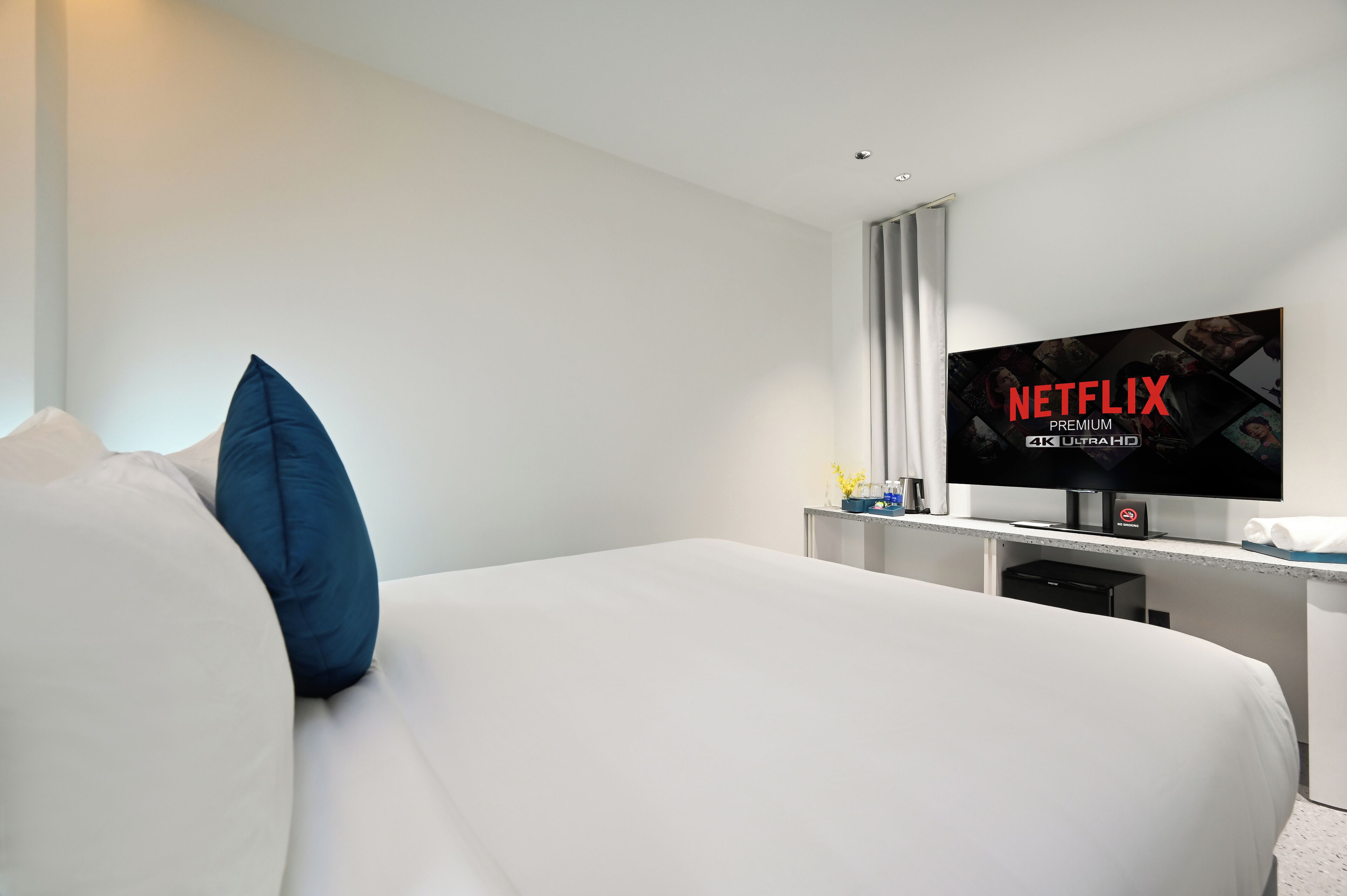 deluxe double room | 1 bedroom, minibar, free wifi, bed sheets