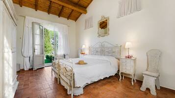 1 camera, culla da viaggio, Wi-Fi gratuito, lenzuola