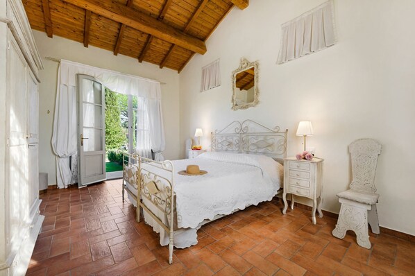 1 Schlafzimmer, Reisekinderbett, kostenloses WLAN, Bettwäsche