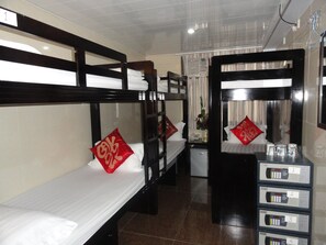 Basic Shared Dormitory | Living area - Vienna Hostel (Kowloon)