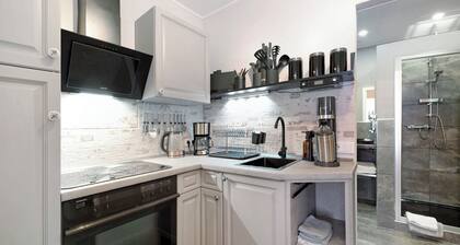 Central, quiet and modern apartment with balcony