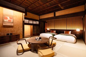 Caja de seguridad en la habitación y decoración personalizada 