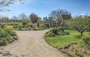 Property grounds - Cozy home in Marcillac-Saint-Quenti (Marcillac-Saint-Quenti)