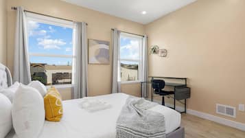 Desk, laptop workspace, iron/ironing board, free WiFi