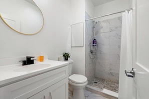 Family House | Bathroom