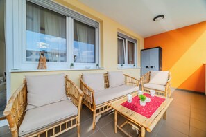 Familienapartment, Mehrere Schlafzimmer (Apartment Saga With Terrace And) | Terrasse/Patio