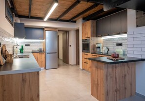 Frigorifero, microonde, forno, lavastoviglie