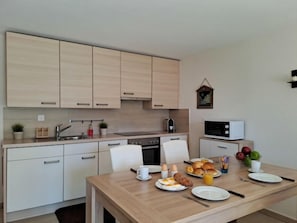 Fridge, microwave, oven, dishwasher