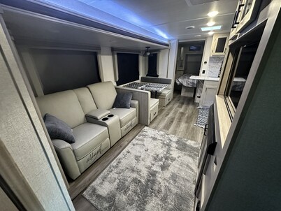 Camping By The Beach - Modern,close to the beach & peaceful country! Bunk beds! 