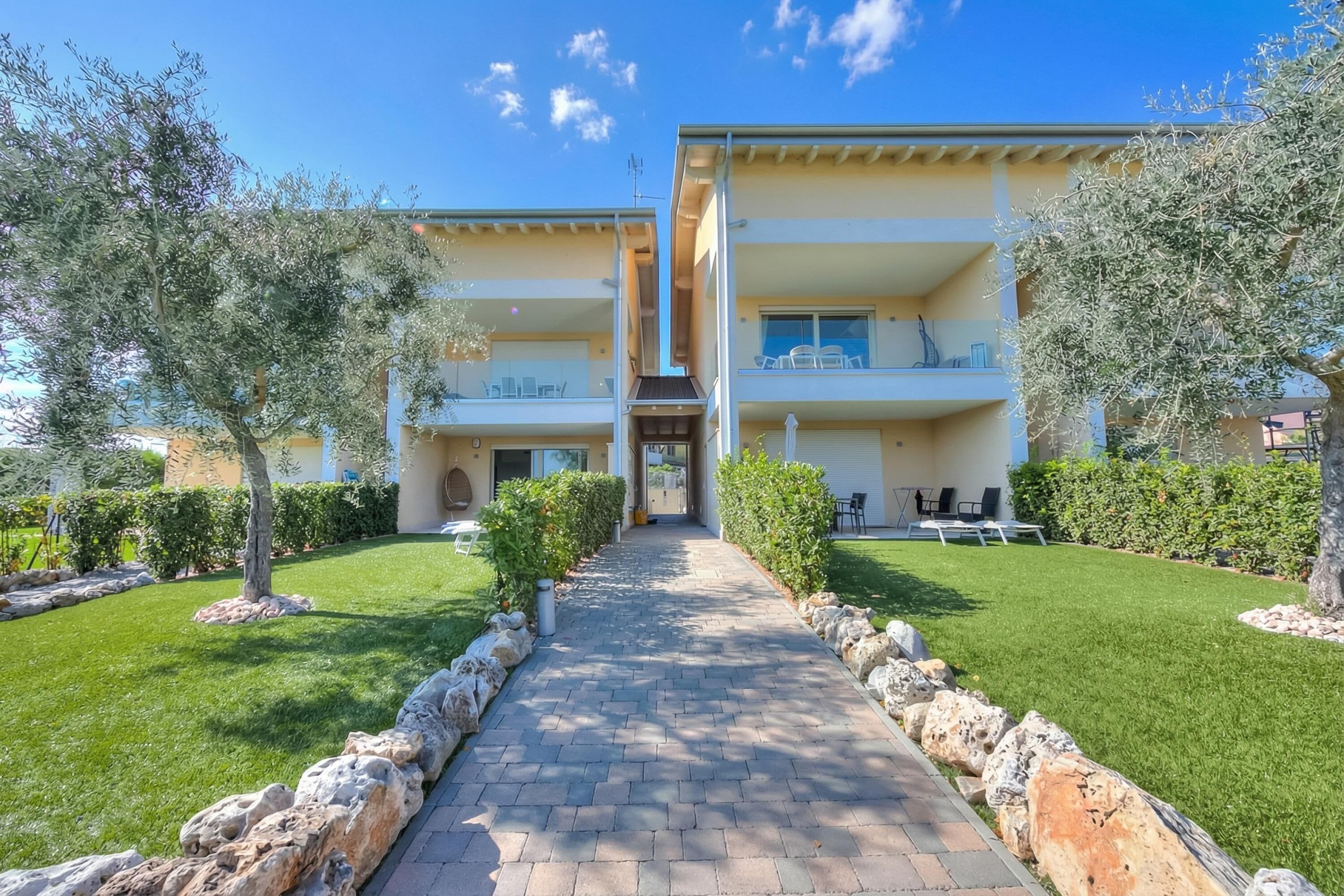 Family Apartment, Multiple Bedrooms (Una Meta Tra Gli Ulivi) | Exterior