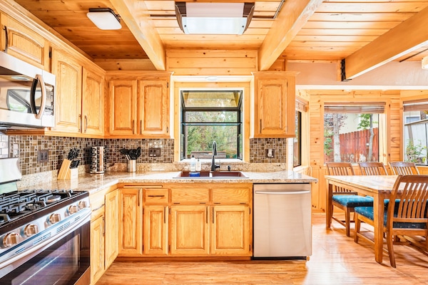 Frigorífic, microones, forn i placa de cuina