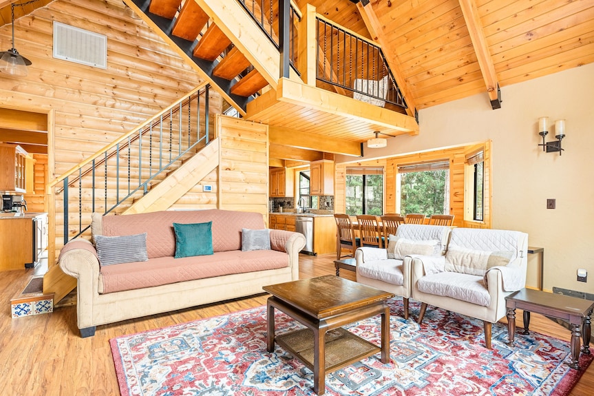 New! Bearadise ~ Peaceful Pinegrove Chalet - California