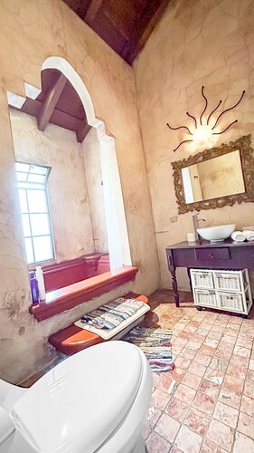 Big Stylish House W/jacuzzi & Lounge Pool