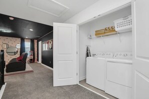 Interior - Luxury Incredible Themed Home, best vacation (Kissimmee)