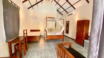 Minibar, desk, free WiFi, bed sheets