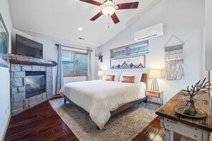 3 chambres, fer et planche à repasser, Wi-Fi, draps fournis