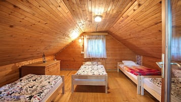 4 slaapkamers, een strijkplank/strijkijzer, reisbedje, gratis wifi