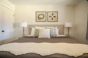 3 bedrooms, iron/ironing board, WiFi, bed sheets