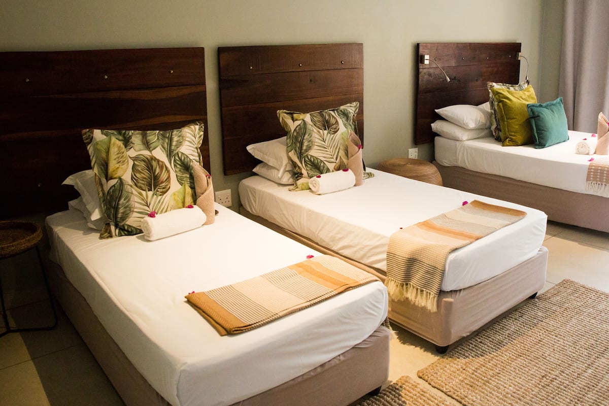Luxury Room | Free WiFi, bed sheets