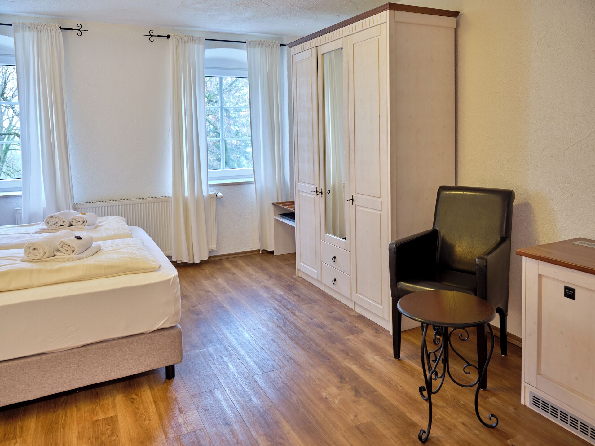 Allergikerbettwaren, Minibar, Schreibtisch
