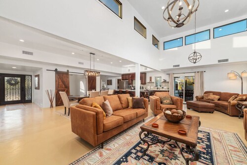 Private Luxury Gem w/ Pool & Spa near Mt Lemmon