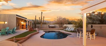 Luxury Southwest Gem with Pool & Spa near Mt. Lemon!