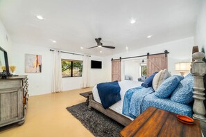 7 soverom, skrivebord, strykejern/-brett og wi-fi (inkludert)