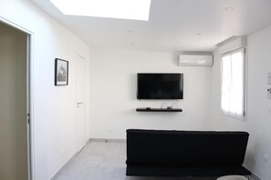 TV - Appartement Cosy à 25 Minutes de Paris - F2 (Pontault-Combault)