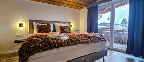 12 habitaciones, tabla de planchar con plancha, wifi y ropa de cama