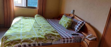 Deluxe kamer | 1 slaapkamer, donsdekens, een laptopwerkplek