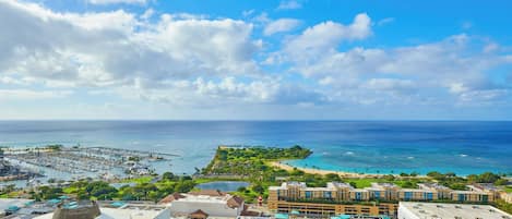 Ropa de cama de alta calidad, caja fuerte, escritorio