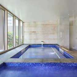 Couples treatment rooms, sauna, hot tub, steam room