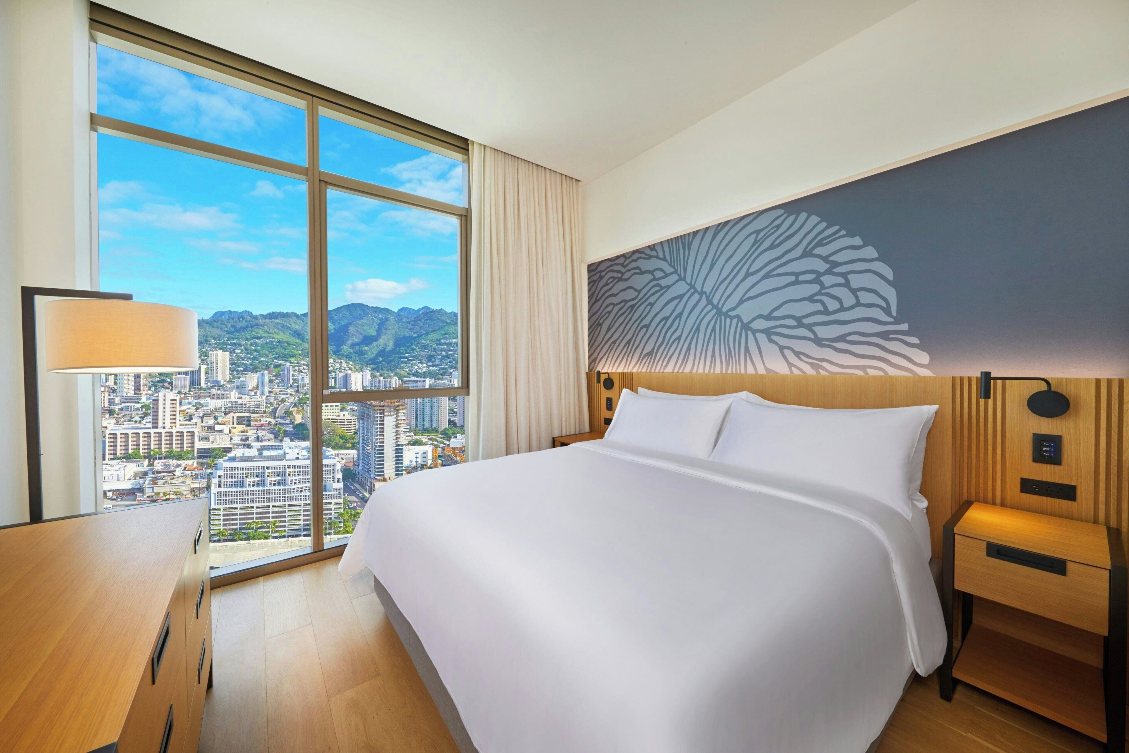 Premium bedding, in-room safe, desk, laptop workspace